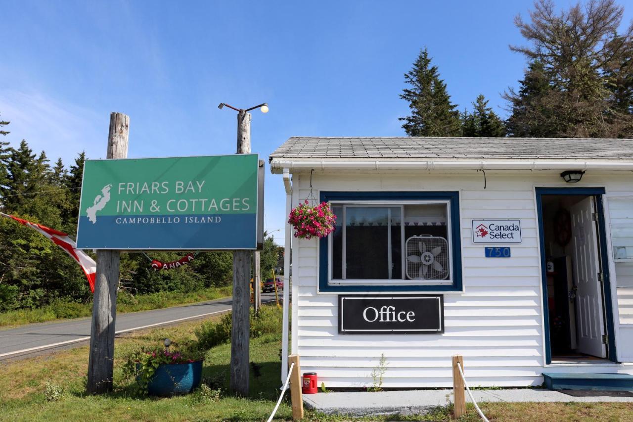 Friars Bay Inn & Cottages Welshpool Buitenkant foto