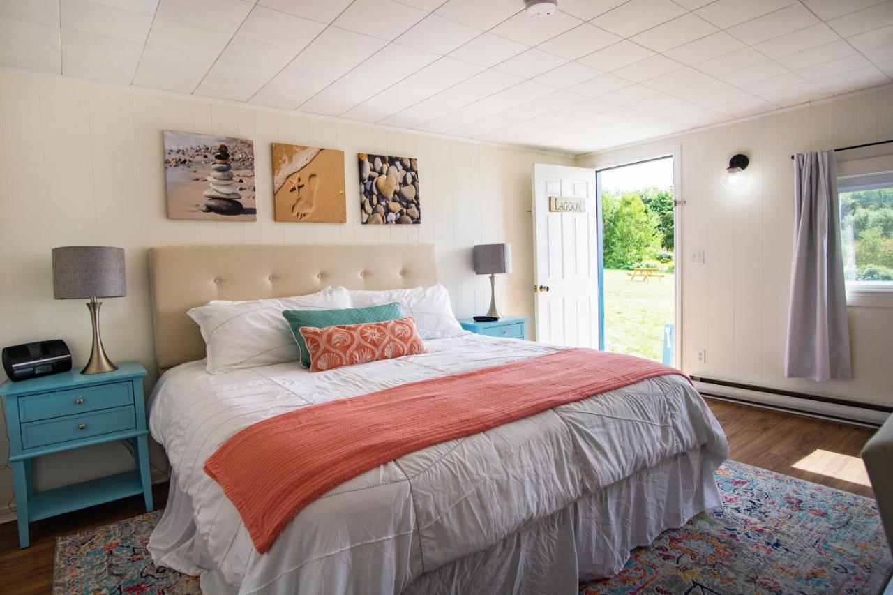 Friars Bay Inn & Cottages Welshpool Buitenkant foto