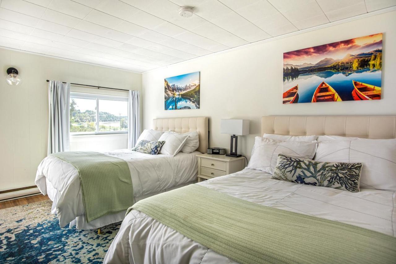 Friars Bay Inn & Cottages Welshpool Buitenkant foto