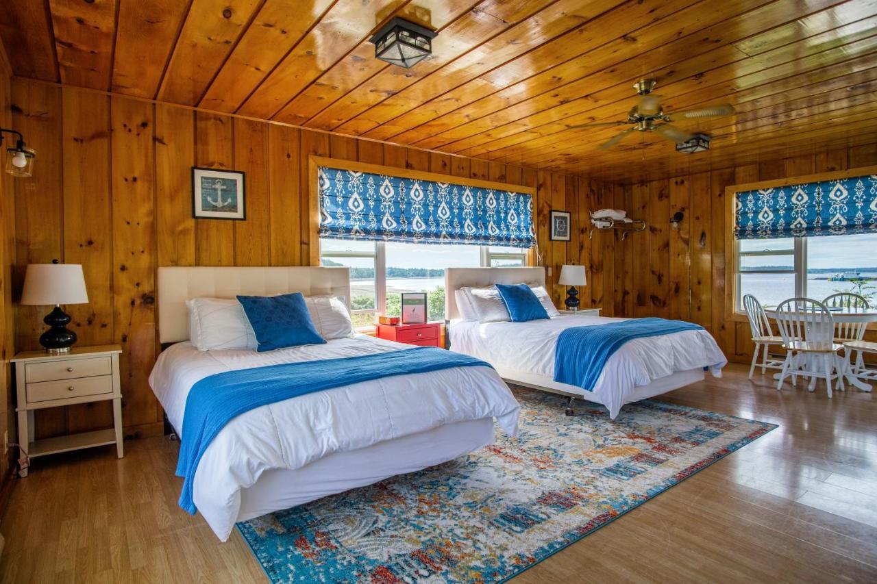Friars Bay Inn & Cottages Welshpool Buitenkant foto