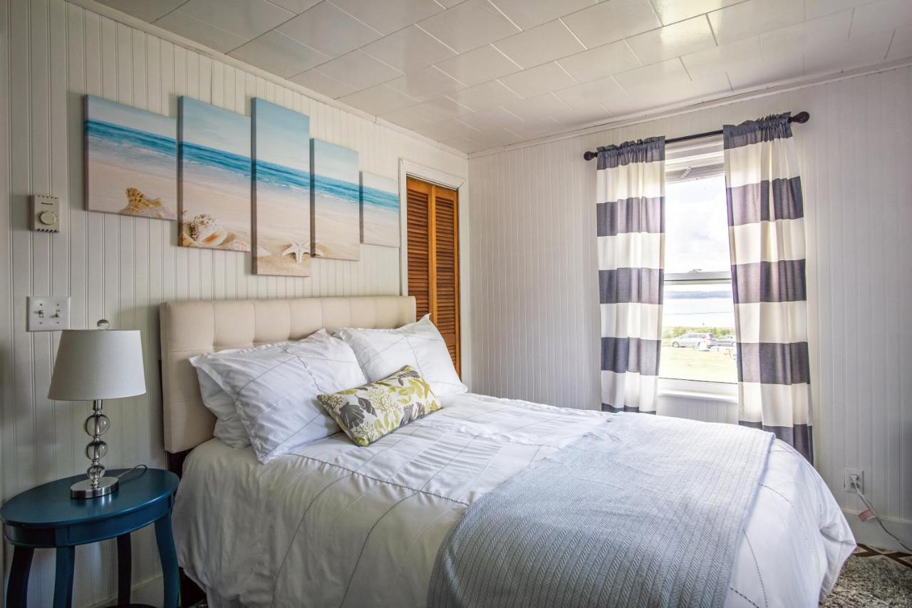 Friars Bay Inn & Cottages Welshpool Buitenkant foto