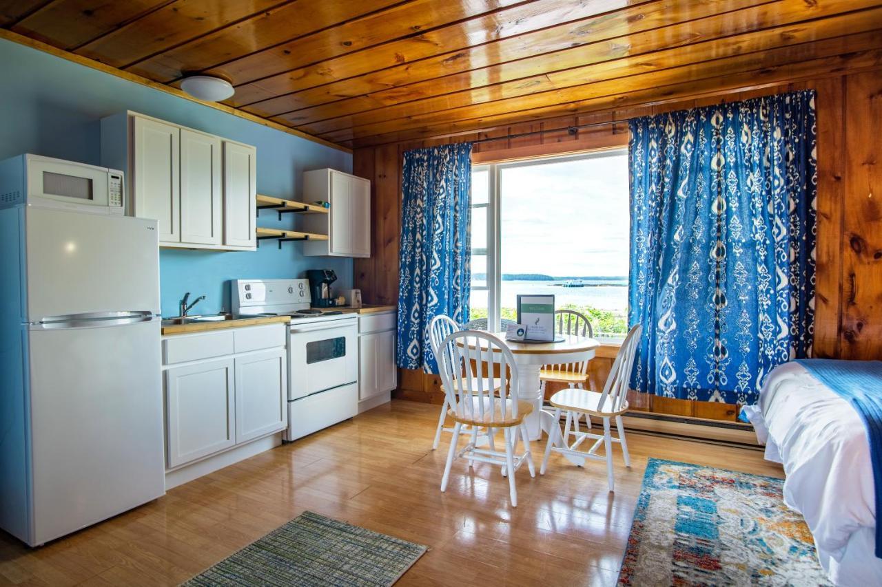 Friars Bay Inn & Cottages Welshpool Buitenkant foto