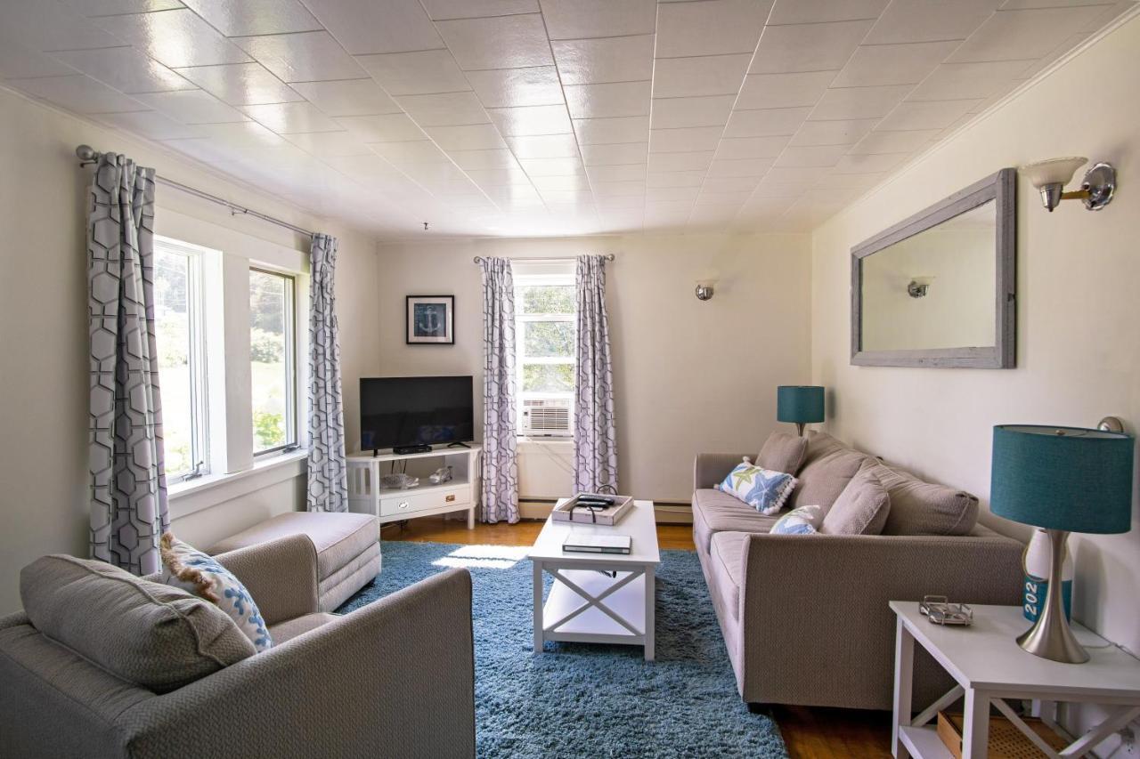 Friars Bay Inn & Cottages Welshpool Buitenkant foto