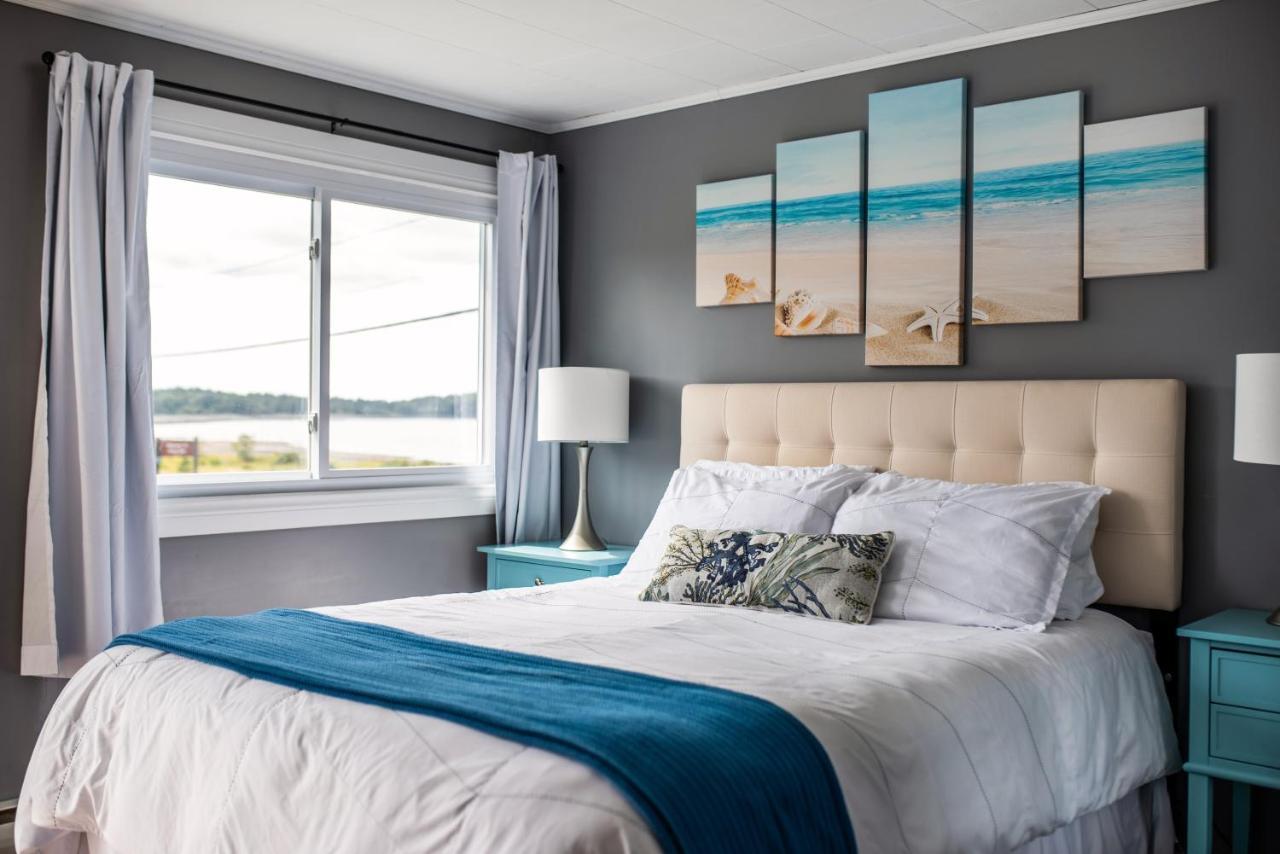 Friars Bay Inn & Cottages Welshpool Buitenkant foto