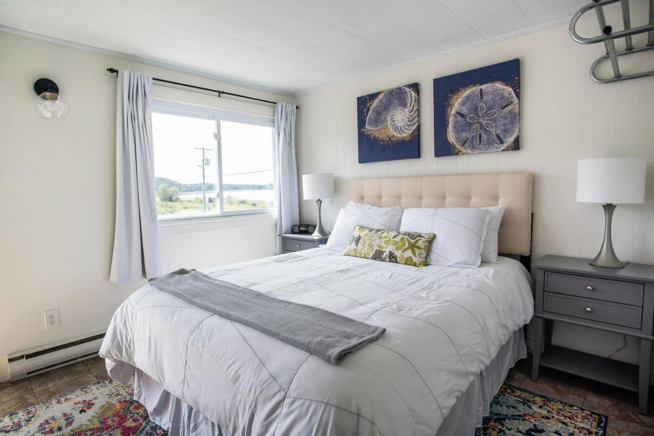 Friars Bay Inn & Cottages Welshpool Buitenkant foto